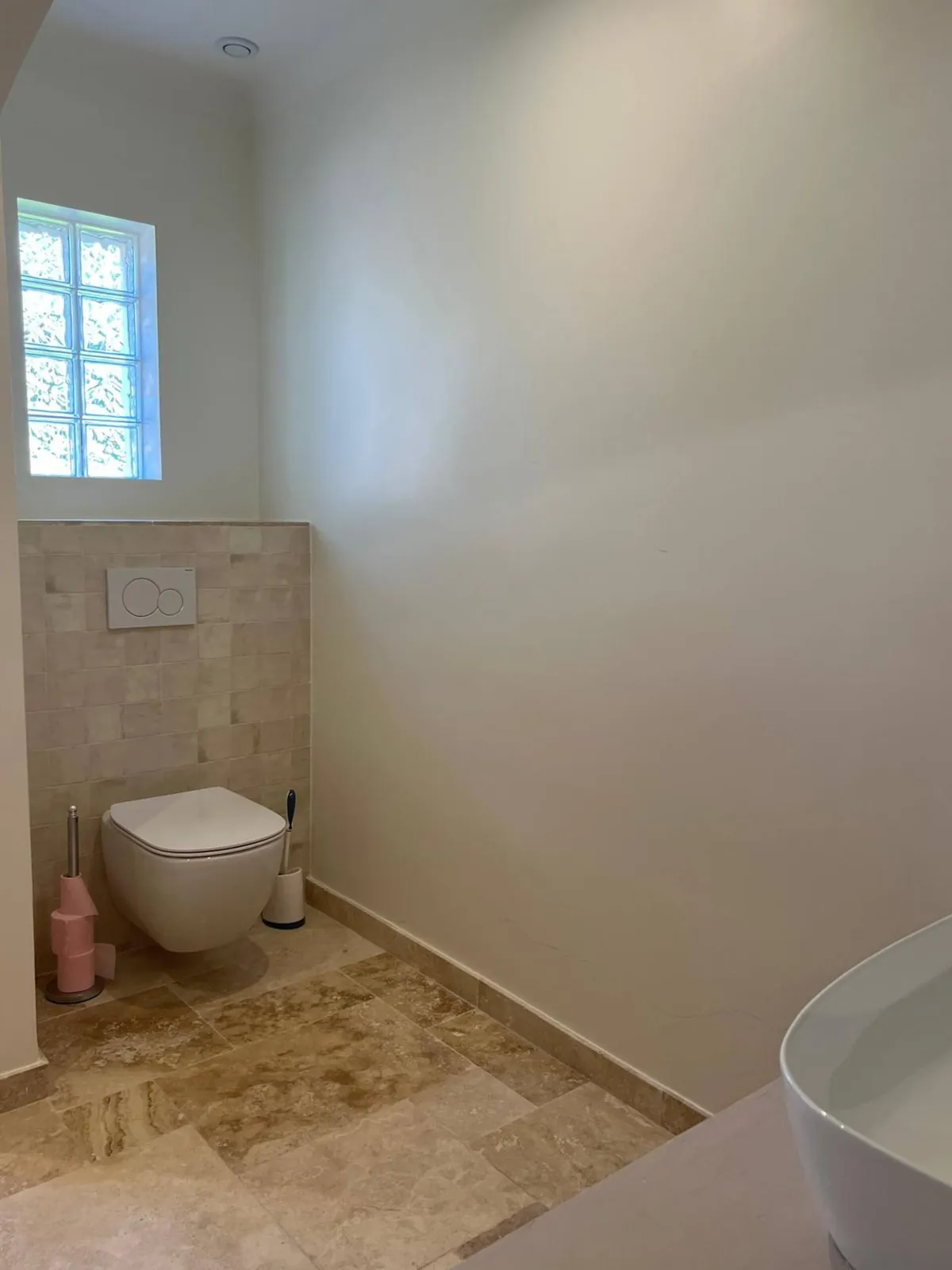Les toilettes de la salle d'eau 5