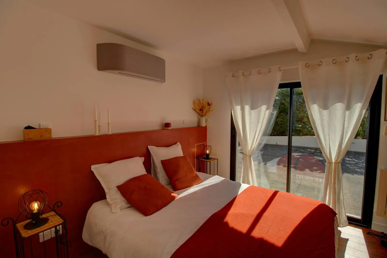 La chambre 5, ouverte sur le jardin